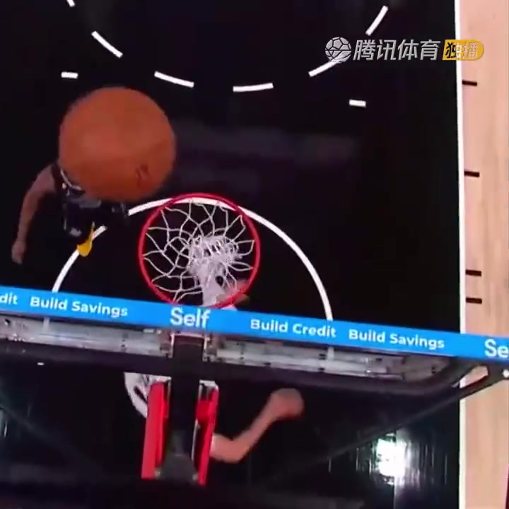 罕見一幕！努爾基奇拋投