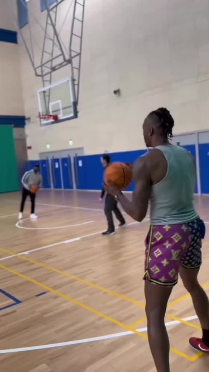 明天要復出！霍華德ins